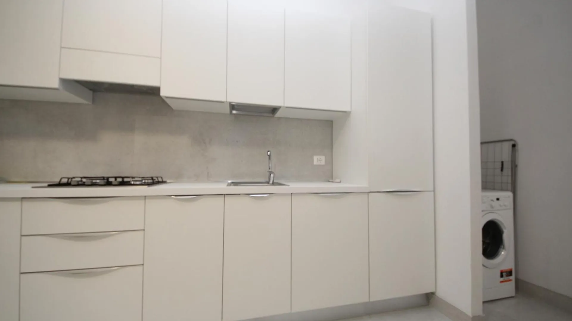 Modern Apartment Near The Beach ロゾリーナ・マーレ 0*,
